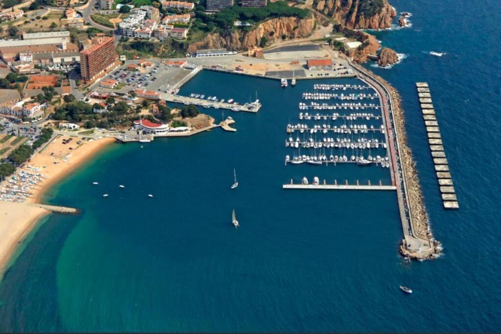 Nuevo Apartamento Moderno Elisa - A 80 Metros De La Playa Para 5 Personas 桑特费柳德吉克索尔斯 外观 照片