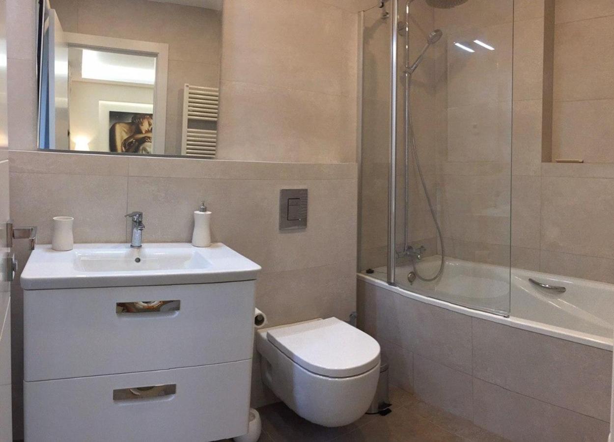 Nuevo Apartamento Moderno Elisa - A 80 Metros De La Playa Para 5 Personas 桑特费柳德吉克索尔斯 外观 照片
