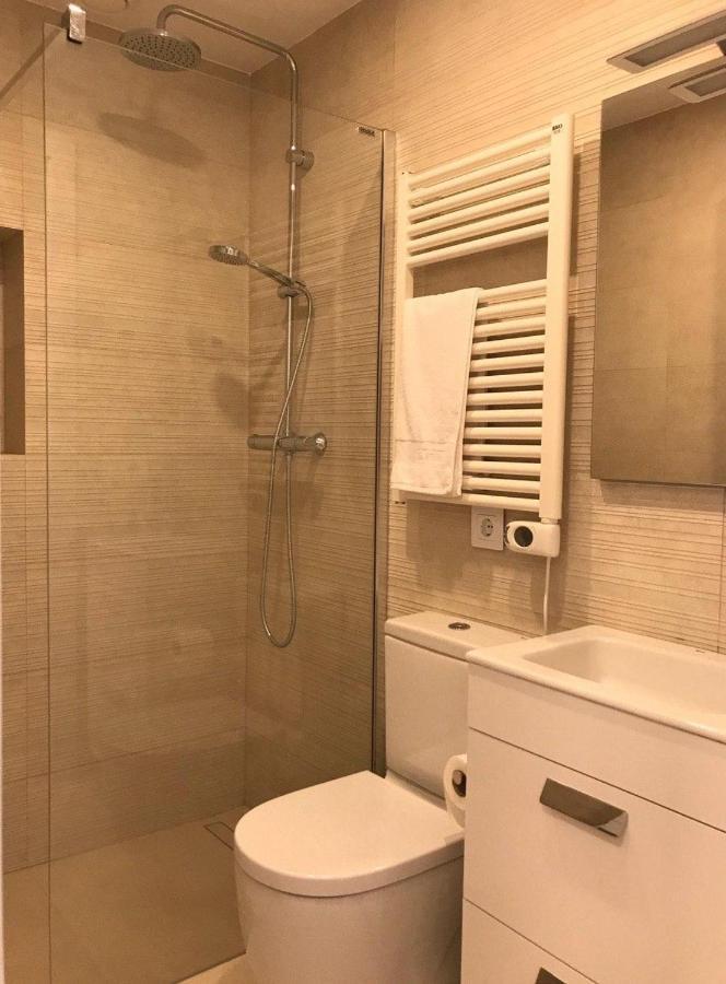 Nuevo Apartamento Moderno Elisa - A 80 Metros De La Playa Para 5 Personas 桑特费柳德吉克索尔斯 外观 照片